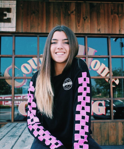 Felicita els teus familiars i amics pel seu aniversari, sant, casament enviant fotos a cercle@segre.com