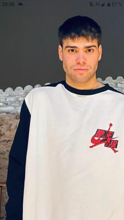 Felicita els teus familiars i amics pel seu aniversari, sant, casament enviant fotos a cercle@segre.com