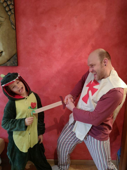 Aquestes són les imatges que ens heu enviat del vostre Sant Jordi confinat. Participa enviant-nos els teves imatges a través de les nostres xarxes socials o a través del correu segrecom@segre.com