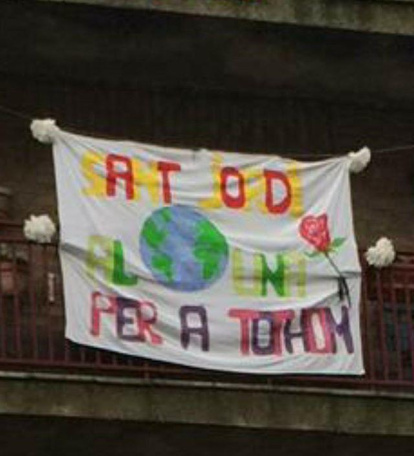 Aquestes són les imatges que ens heu enviat del vostre Sant Jordi confinat. Participa enviant-nos els teves imatges a través de les nostres xarxes socials o a través del correu sergrecom@segre.com