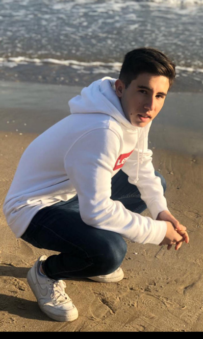 Felicita els teus familiars i amics pel seu aniversari, sant, casament enviant fotos a cercle@segre.com