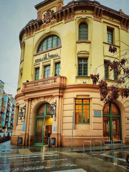 Envia'ns fotos de balcons i façanes que t'hagin cridat l'atenció.