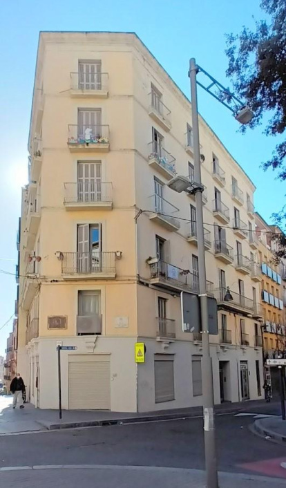 Envia'ns fotos de balcons i façanes que t'hagin cridat l'atenció.
