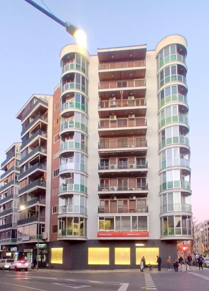 Envia'ns fotos de balcons i façanes que t'hagin cridat l'atenció.