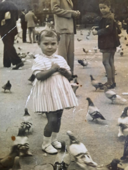 Con los padres, los primos, en la playa, en una excursión al campo, en la escuela... 
Envíanos tu foto preferida de cuando eras pequeño/a