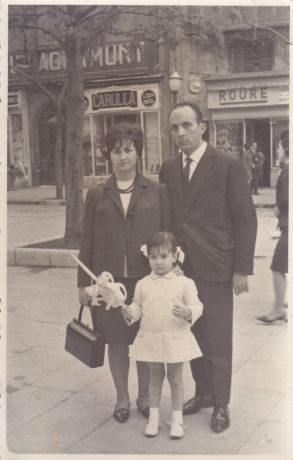 Con los padres, los primos, en la playa, en una excursión al campo, en la escuela... 
Envíanos tu foto preferida de cuando eras pequeño/a