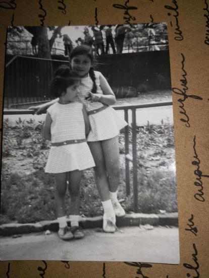 Con los padres, los primos, en la playa, en una excursión al campo, en la escuela... 
Envíanos tu foto preferida de cuando eras pequeño/a