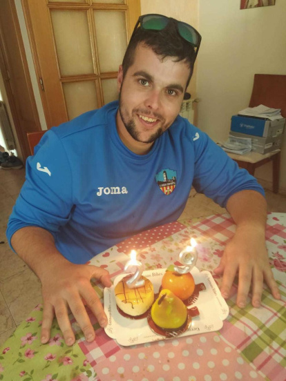 Felicita els teus familiars i amics pel seu aniversari, sant, casament enviant fotos a cercle@segre.com