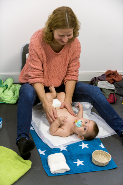 Els massatges per a nadons enforteixen els vincles amb els pares.