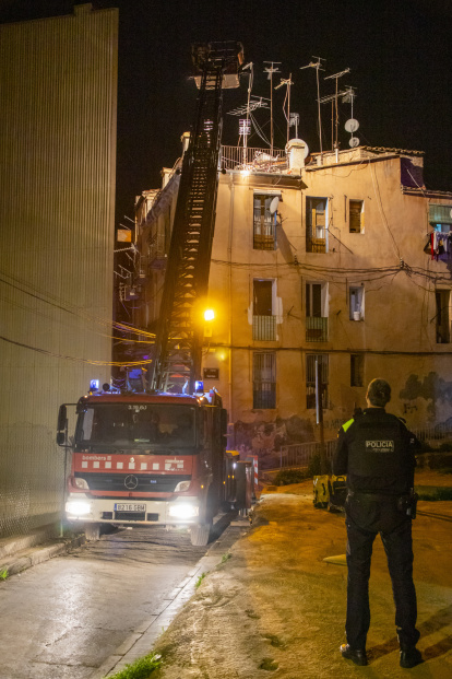 Rescat d'un lladre en una teulada.