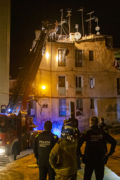 Rescat d'un lladre en una teulada.