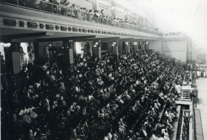 Un aspecto de las gradas del Frontón.