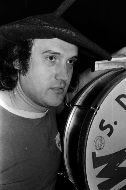 Un primer pla de Manolo ‘el del bombo'.