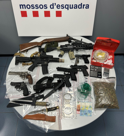 Material decomisado por los Mossos.