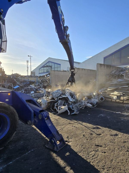 Proceso de destrucción en una 'deixalleria'. - MOSSOS D’ESQUADRA