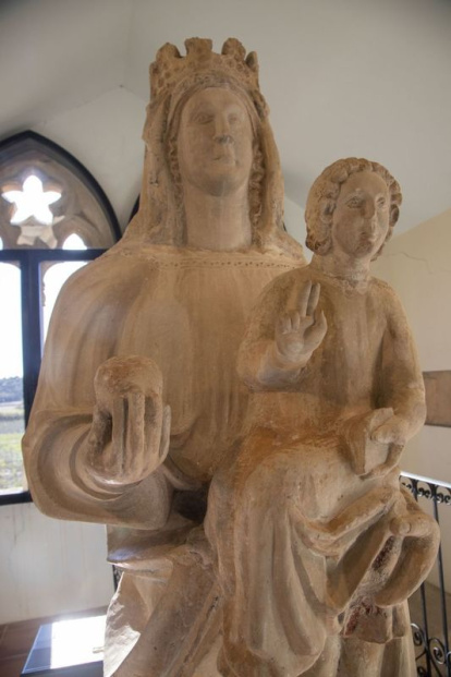 L’escultura de pedra de la Verge amb el Nen, el tresor més important. - LAIA PEDRÓS