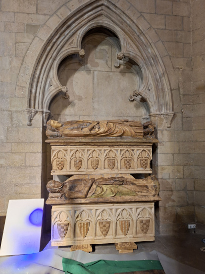 28 d’octubre. Àlvar I i Cecília de Foix ‘tornen’ a casa. El monestir de les Avellanes va incorporar dues rèpliques més dels sepulcres d’Urgell que es conserven al museu The Cloisters de Nova York.