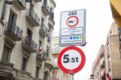 1 de gener. L’ajuntament de Lleida va activar la Zona de Baixes Emissions limitada al Centre Històric i amb una moratòria inicial de sis mesos en què no es multava els infractors.