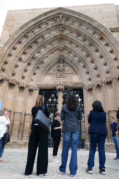 La Porta dels Apòstols és el segon punt d'interès de la visita, ja que el museu lleidatà preserva el cap d'una de les figures que presidien l'estructura