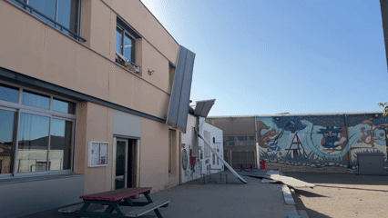 Anglesola voreja la tragèdia al caure part de la teulada del pavelló sobre l’escola