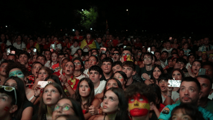 Unes 4000 persones van seguir en directe la final entre Espanya i Argentina a la pantalla gegant de Lleida
